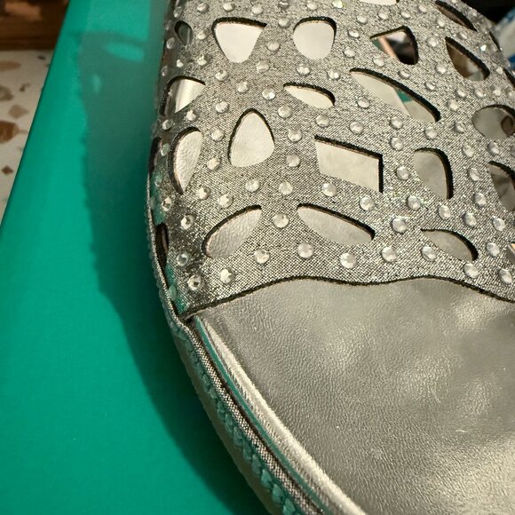 Lauren Lorraine "Byanka" (M110), Women's Sandal, Silver, Size 11 - Picture 3 of 6